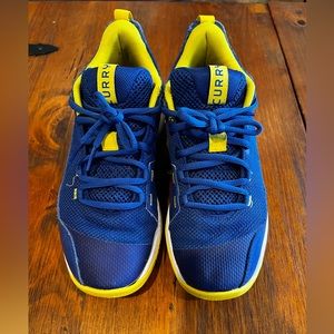 Under Armour Steph Curry basketball shoes. Size 6y